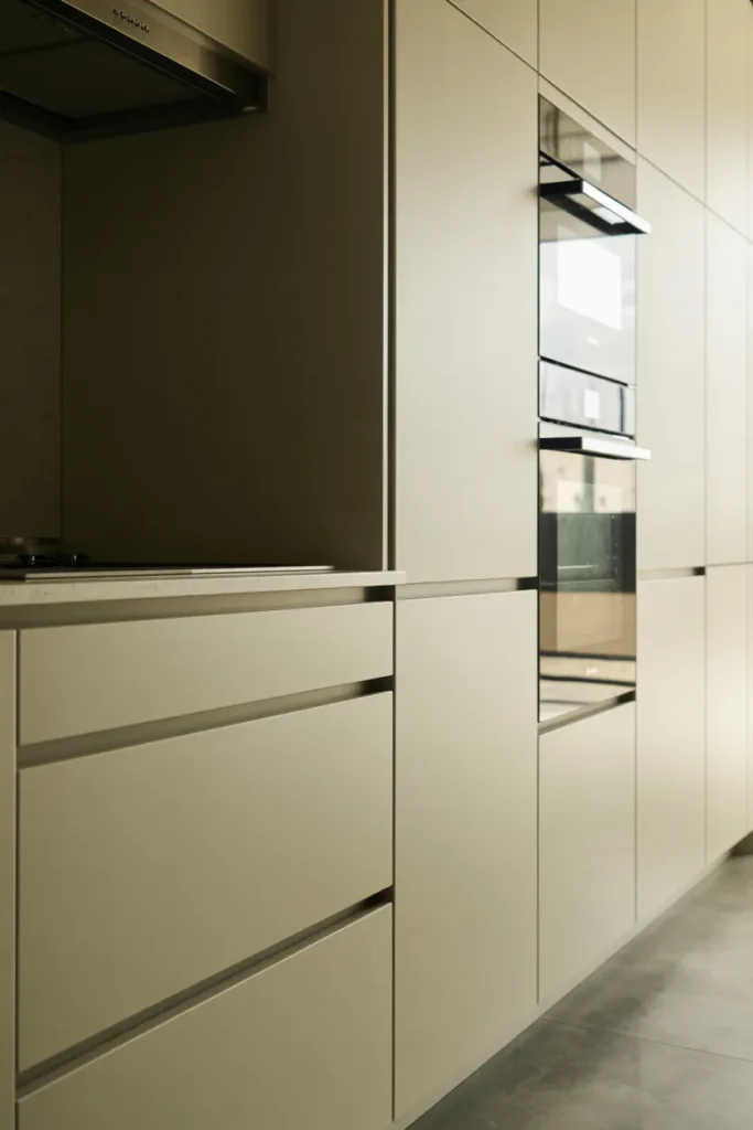 23 Kitchen Cabinet Ideas for Any Style 21 20 27