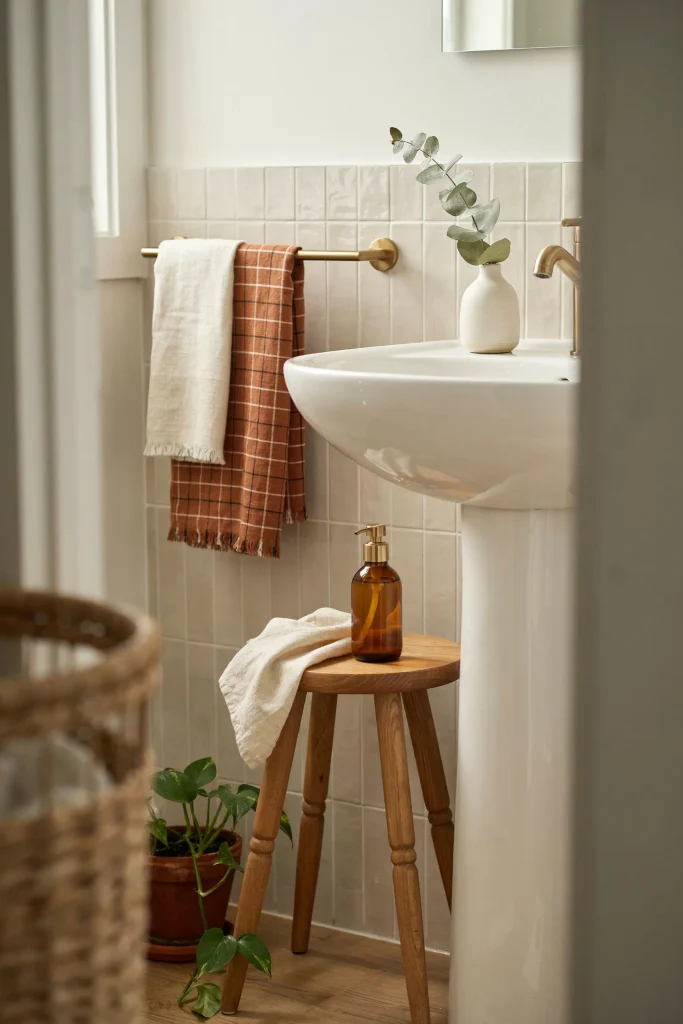 20 Fall Bathroom Decor Ideas for a Cozy Autumn Glow 8 Plaid Hand Towels