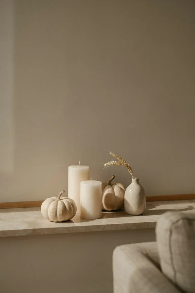 21 Minimalist Fall Decorations for a Calm 2026 Look 7 Minimalist Candle Groupings